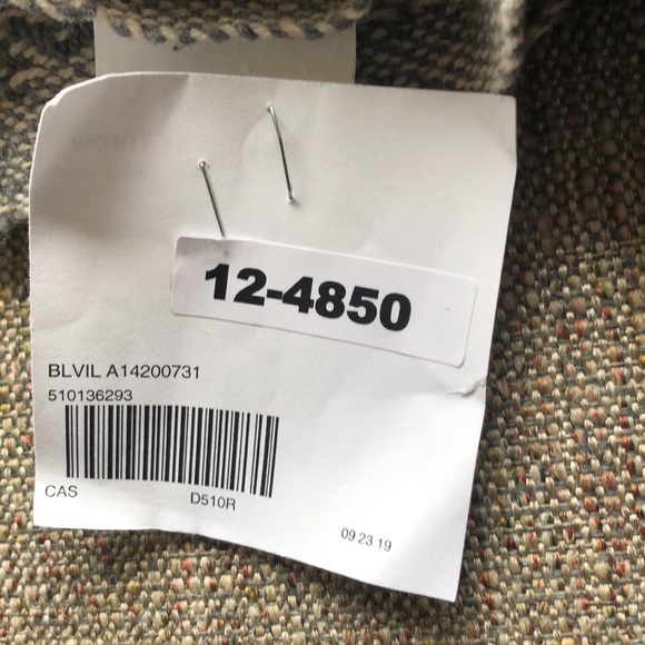 Throw - Picture 9 of 10